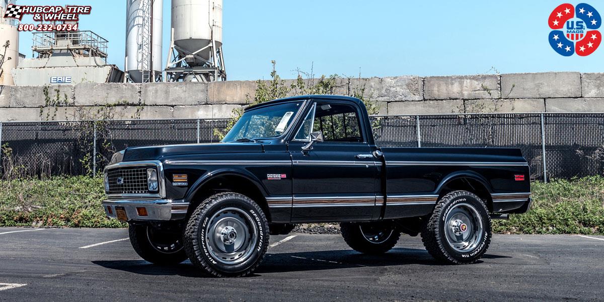 vehicle gallery/chevrolet c10 us mags scottsdale u440 20X9  Gunmetal Grey w/ Black Striping | Polished Lip wheels and rims